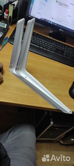 Кронштейн для полок уголок металлический 30 на 25