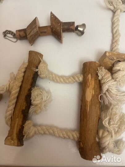 Игрушки для крупного попугая