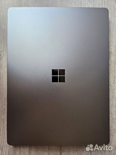 Microsoft surface laptop go 2