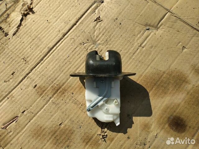 Замок багажника Nissan X-Trail (T31) 2011г