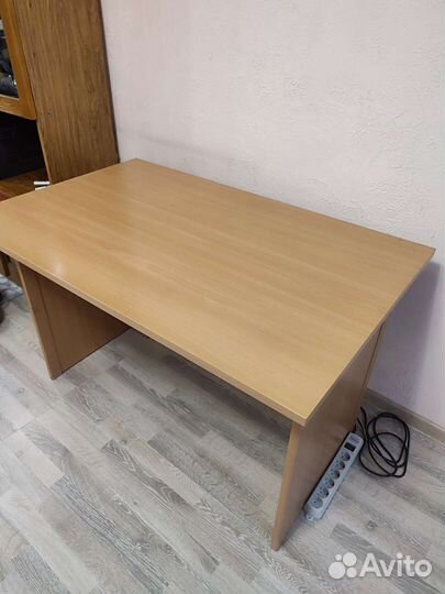 Стол компьютерный офисный письменный