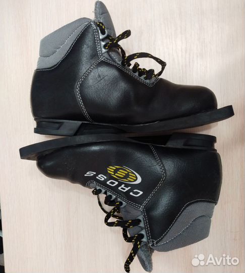 Лыжные ботинки детские 33 и 37