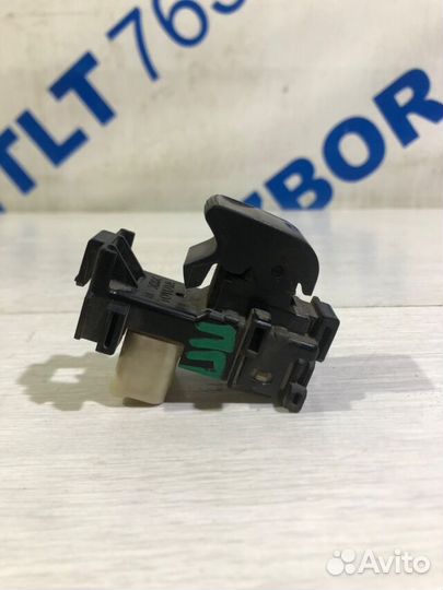 Кнопка стеклоподъемника передняя toyota corolla E1