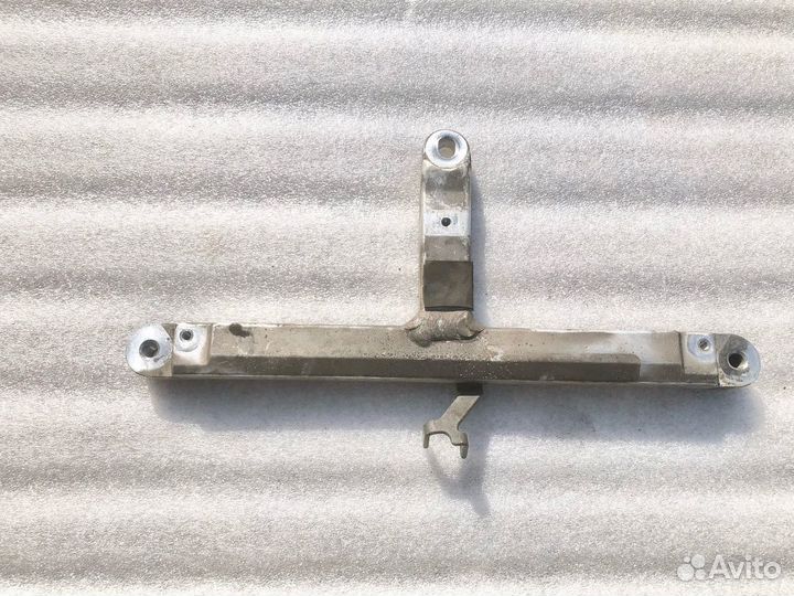 Yamaha FJR 1300 03 перемычка рамы