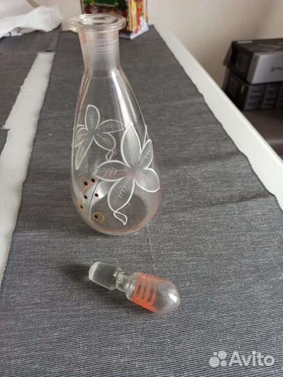 Графины цветное стекло, тонкое стекло. Винтаж