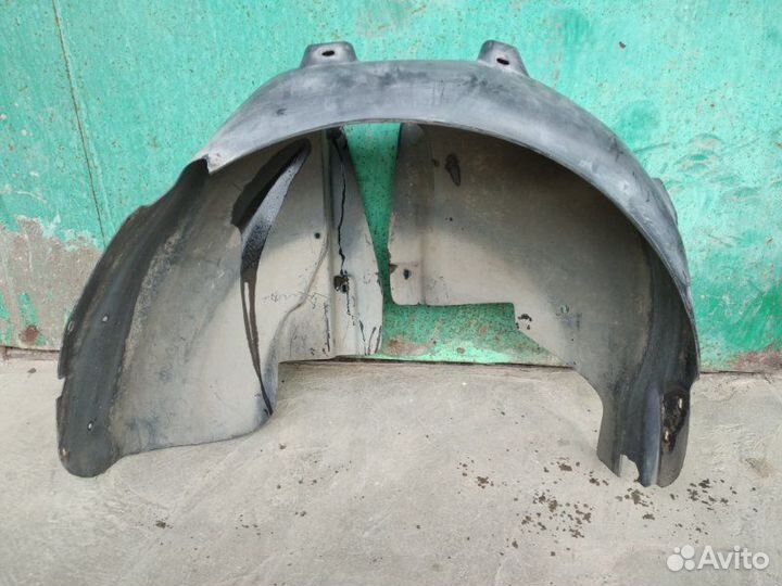 Подкрылок задний правый Volkswagen Passat B5+