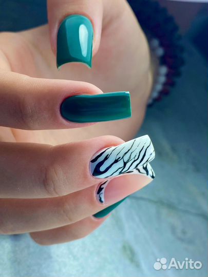 Маникюр/педикюр