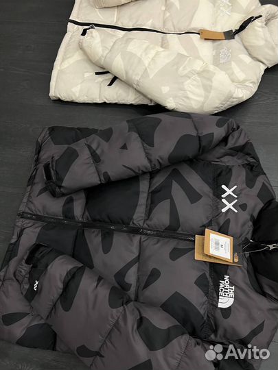 Пуховик the North face x kaws