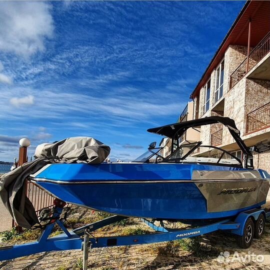 Продаю буксировщик Moomba Helix