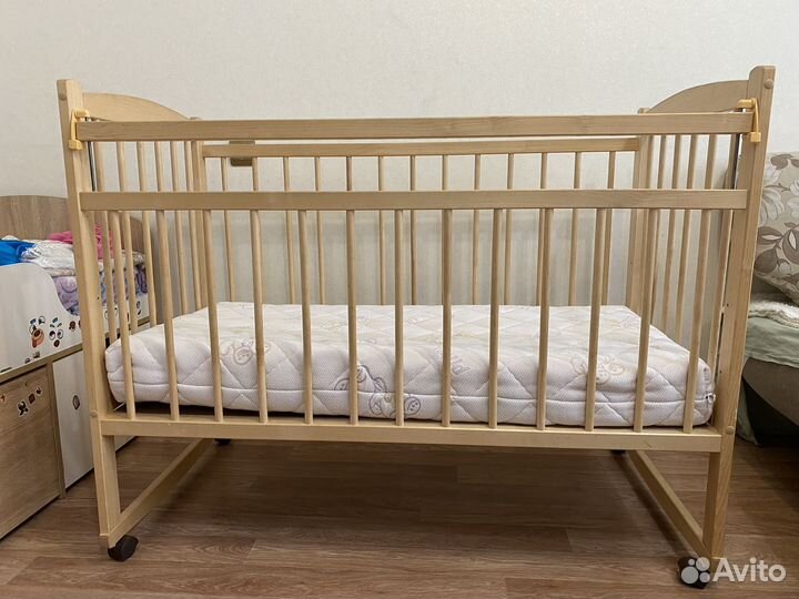 Детская кроватка