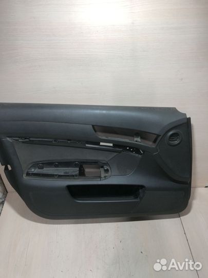 Обшивка двери передняя левая Ауди A6 C6 Алькантара