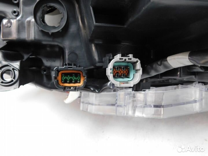 Фара правая Nissan X-Trail