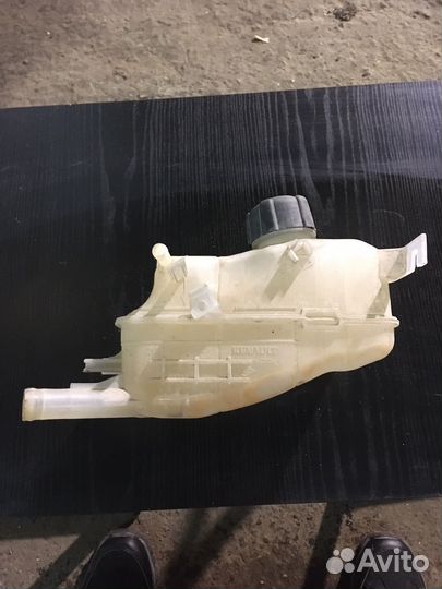 Renault fluence Бачок