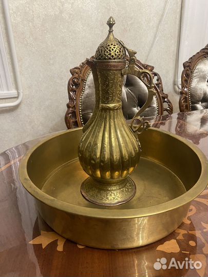 Старинный таз с кувшином