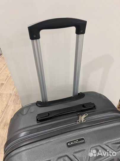 Чемодан большой L