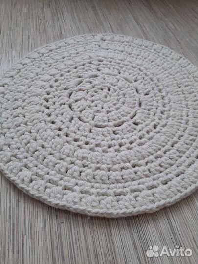 Шерстяной вязаный коврик ручная работа
