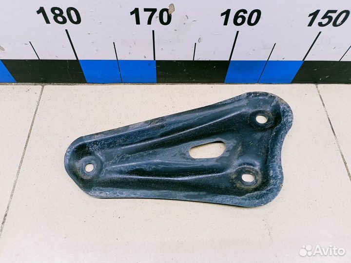 Кронштейн задней балки RAV 4 2013