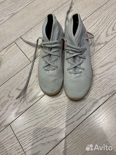 Бутсы adidas nemeziz 35 размер 22,5 см по стельке