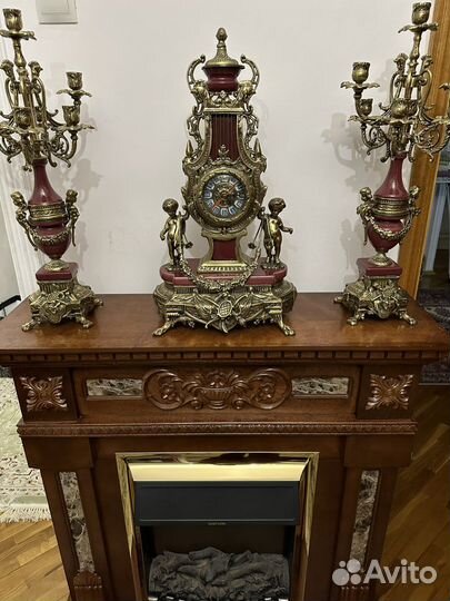 Часы каминные бронза и канделябр