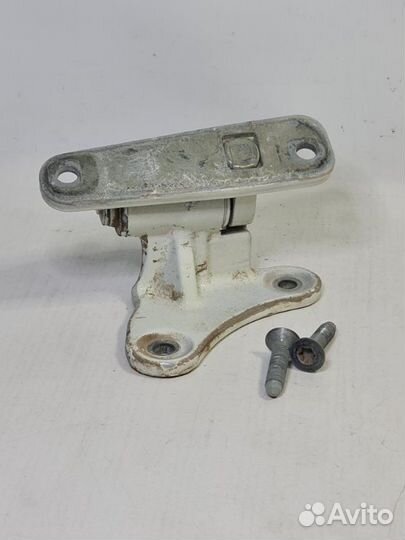 Петля двери передняя левая Mercedes-Benz E-Class