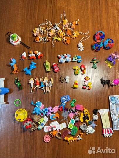 Набор игрушек из Kinder Surprise