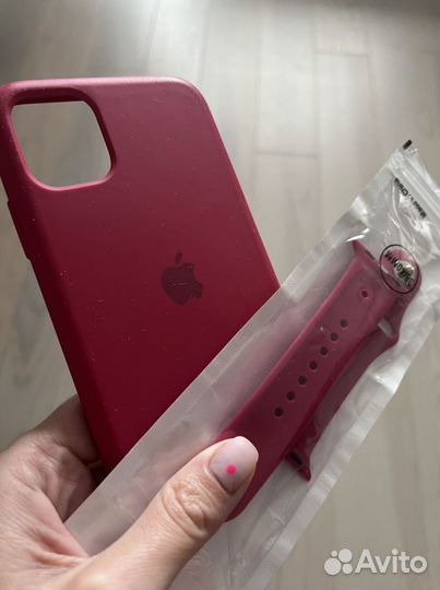 Чехол на iPhone 11 с ремешком