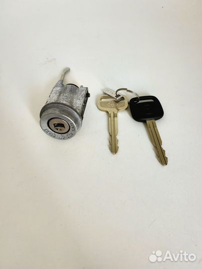 Продам цилиндр замка зажигания с двумя ключами