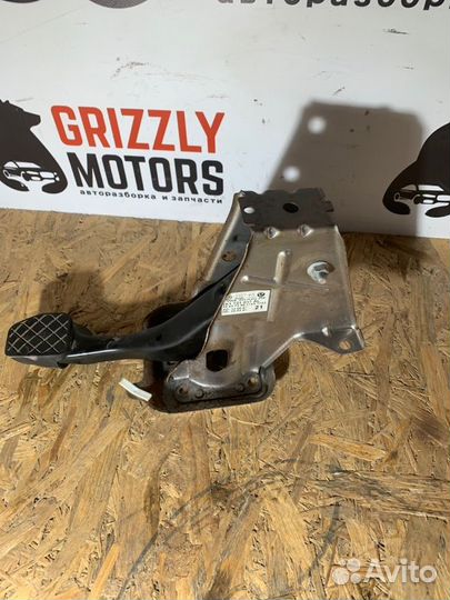 Педаль тормоза Volkswagen Golf 1K BSE 2008