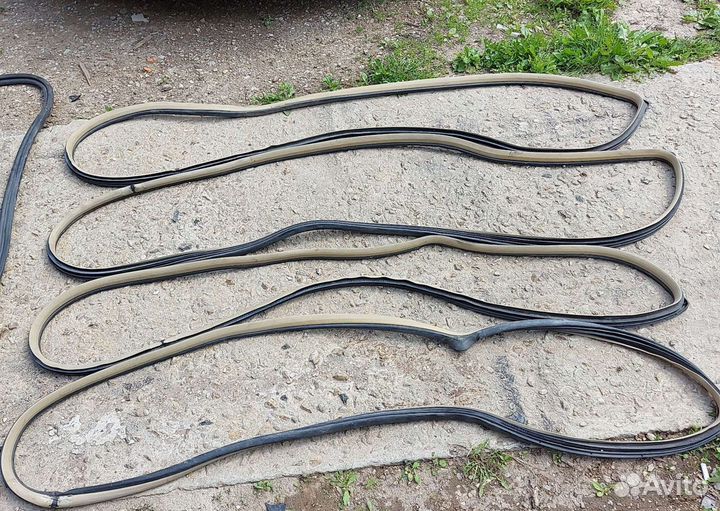 Уплотнительная резинка дверей Хонда CR V 3