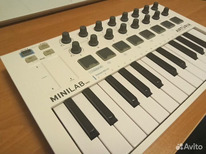 Миди клавиатура Arturia minilab mk2