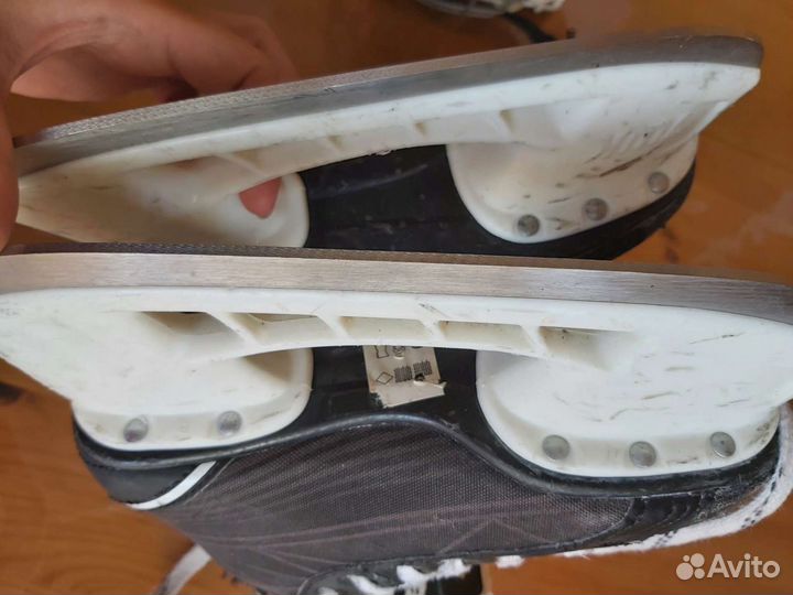 Хоккейные коньки bauer Supreme S140