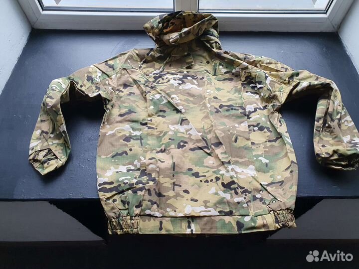 Костюм камуфляжный расцветкой 