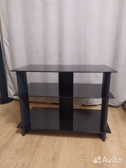 Продам стеклянный стол для телевизора