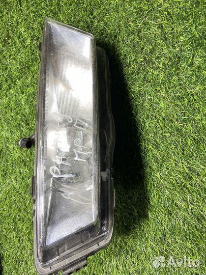 Фара Skoda Rapid