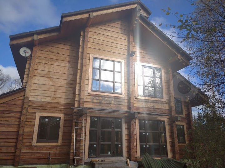 Коттедж 280 м² на участке 100 сот.