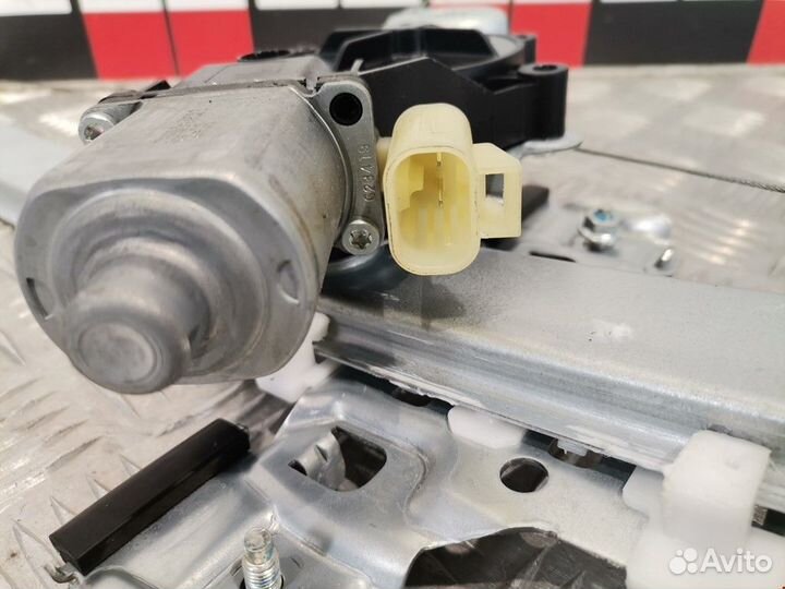 Стеклоподъемник электрический задний левый