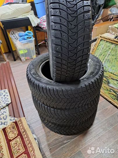 Michelin Latitude X-Ice North 215/60 R16