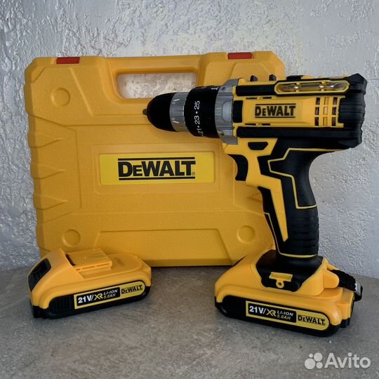 Шуруповерт DeWalt 21v с набором