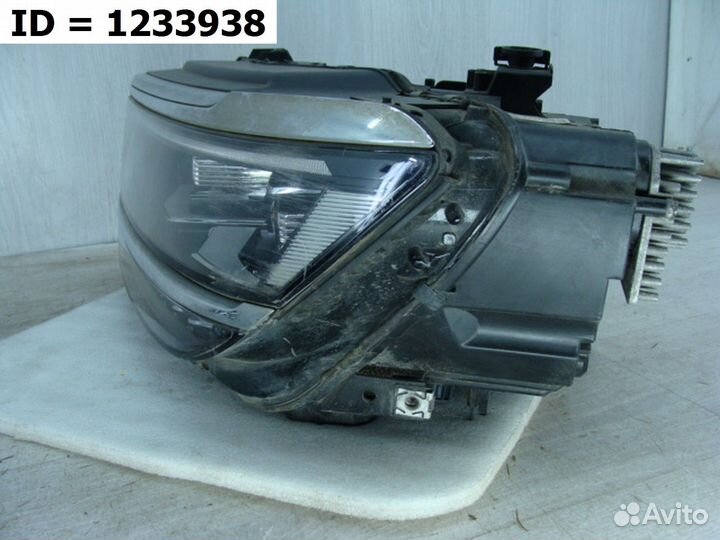 Фара левая Volkswagen Tiguan