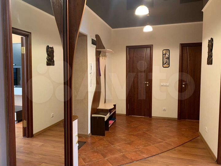 2-к. квартира, 65 м², 3/10 эт.