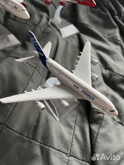 Макет самолета 5 шт+ 1 пластиковый в