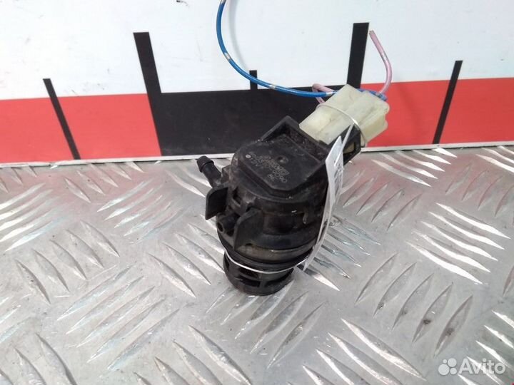 Насос (моторчик) омывателя стекла Daihatsu Charade