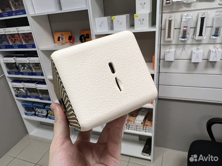 Колонка Marshall Emberton 20W