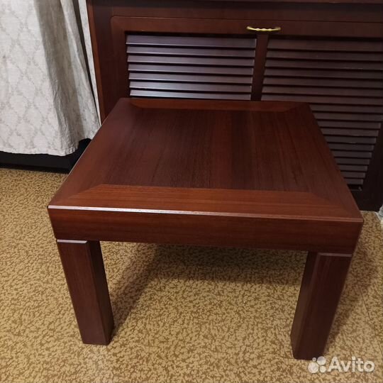 Стол кофейный массив тика ручная работа 70*70*51см