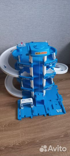 Детская парковка для машинок