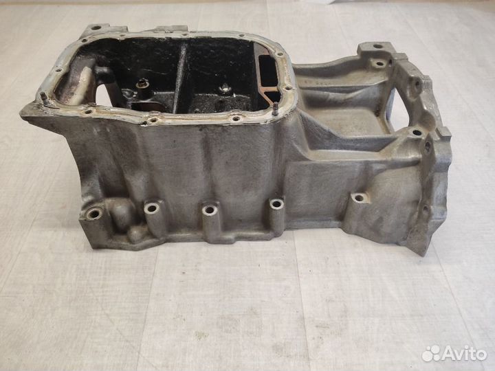 Поддон двигателя масляный Toyota Corolla E15 1.6 Л