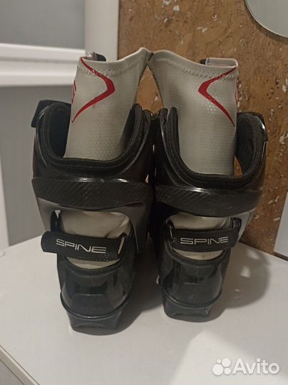 Лыжные ботинки spine concept skate nnn