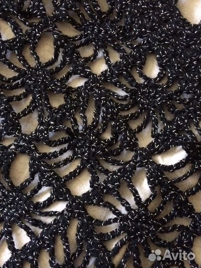 Шаль вязаная белая и черная