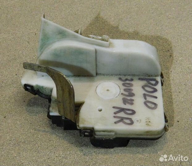 Замок двери задней правой VW Polo 3