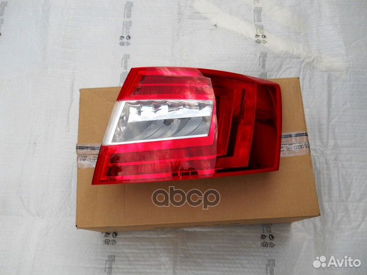 Фонарь задний правый 5E5945112A VAG